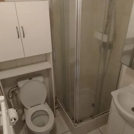 2 Guests Gare De Lyon Bastille